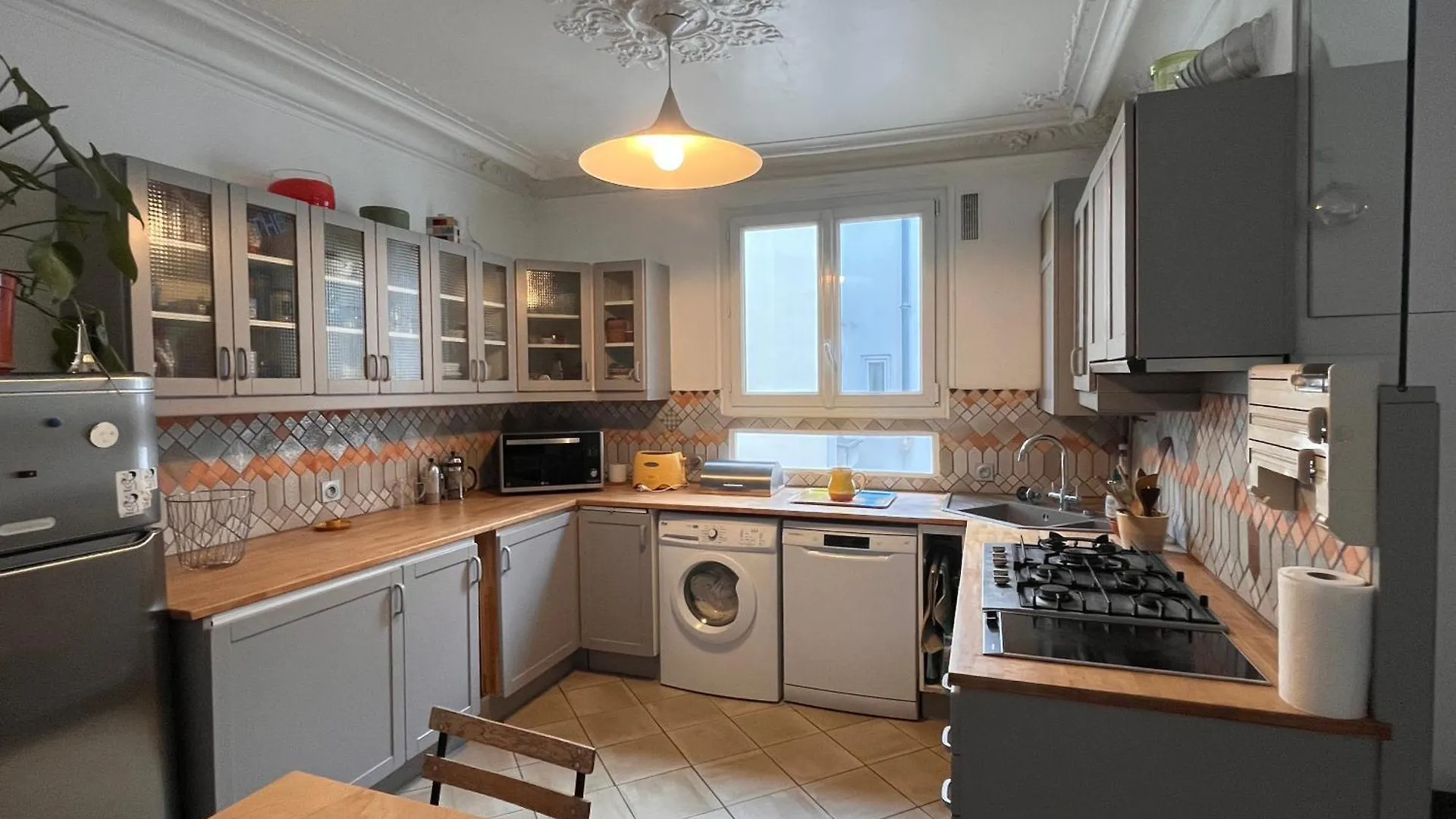 Vivre Au Village Des Batignolles